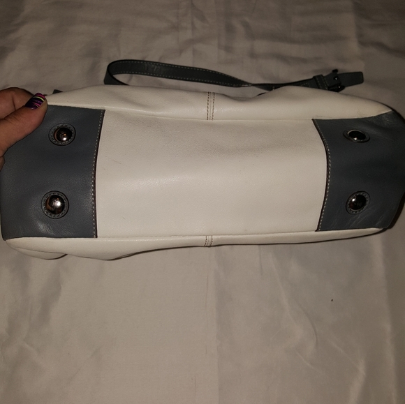 COACH Pleated E/W Gallery Tote F13759 - Picture 2 of 7